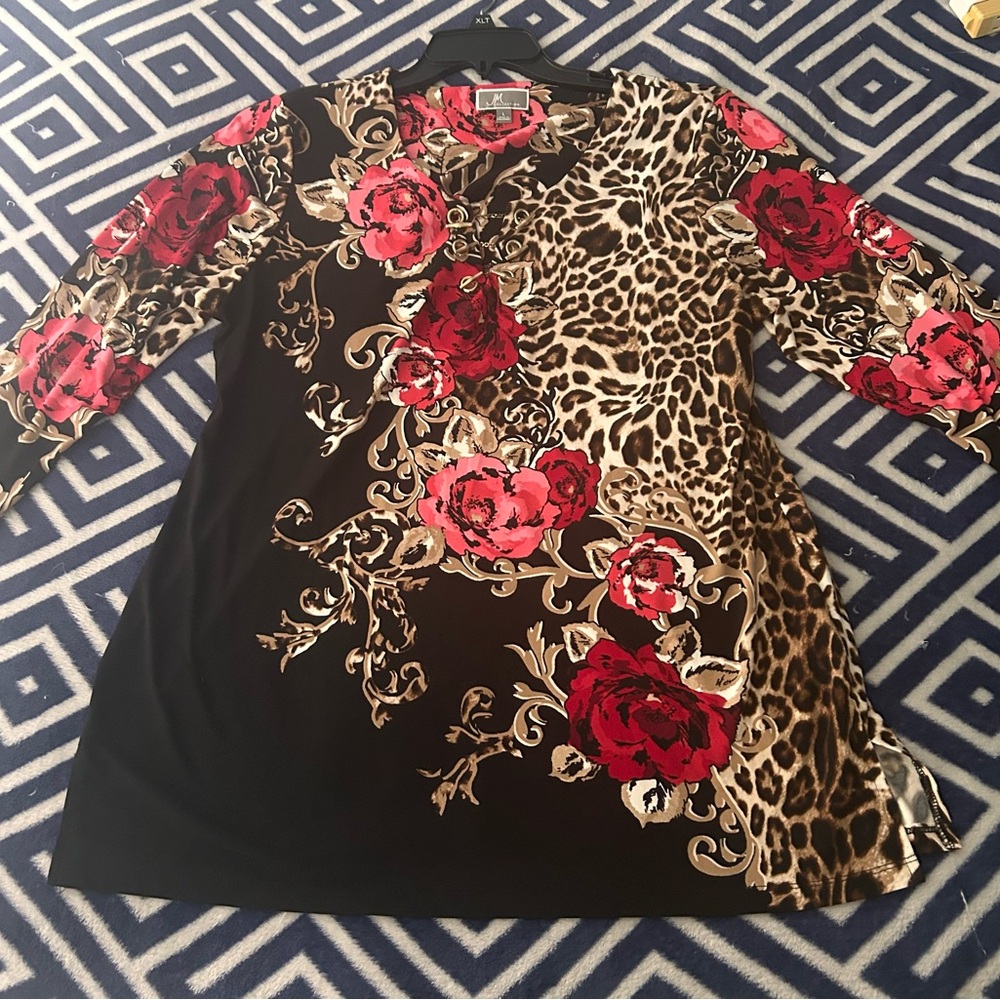 JM Collection Black and Red Graphic 3/4 Sleeve Blouse - Picture 3 of 4